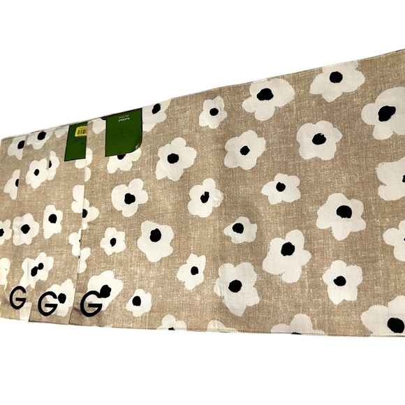 Kate Spade NY Faye Floral Placemats 13 x 19 Beige White Flower Lot of 4 NWT - Picture 1 of 4